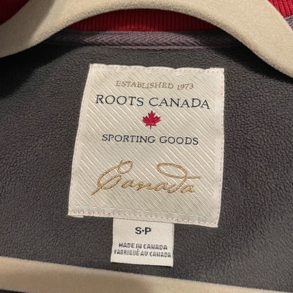 Roots Canada Zip-Up Hoodie - Picture 3 of 4